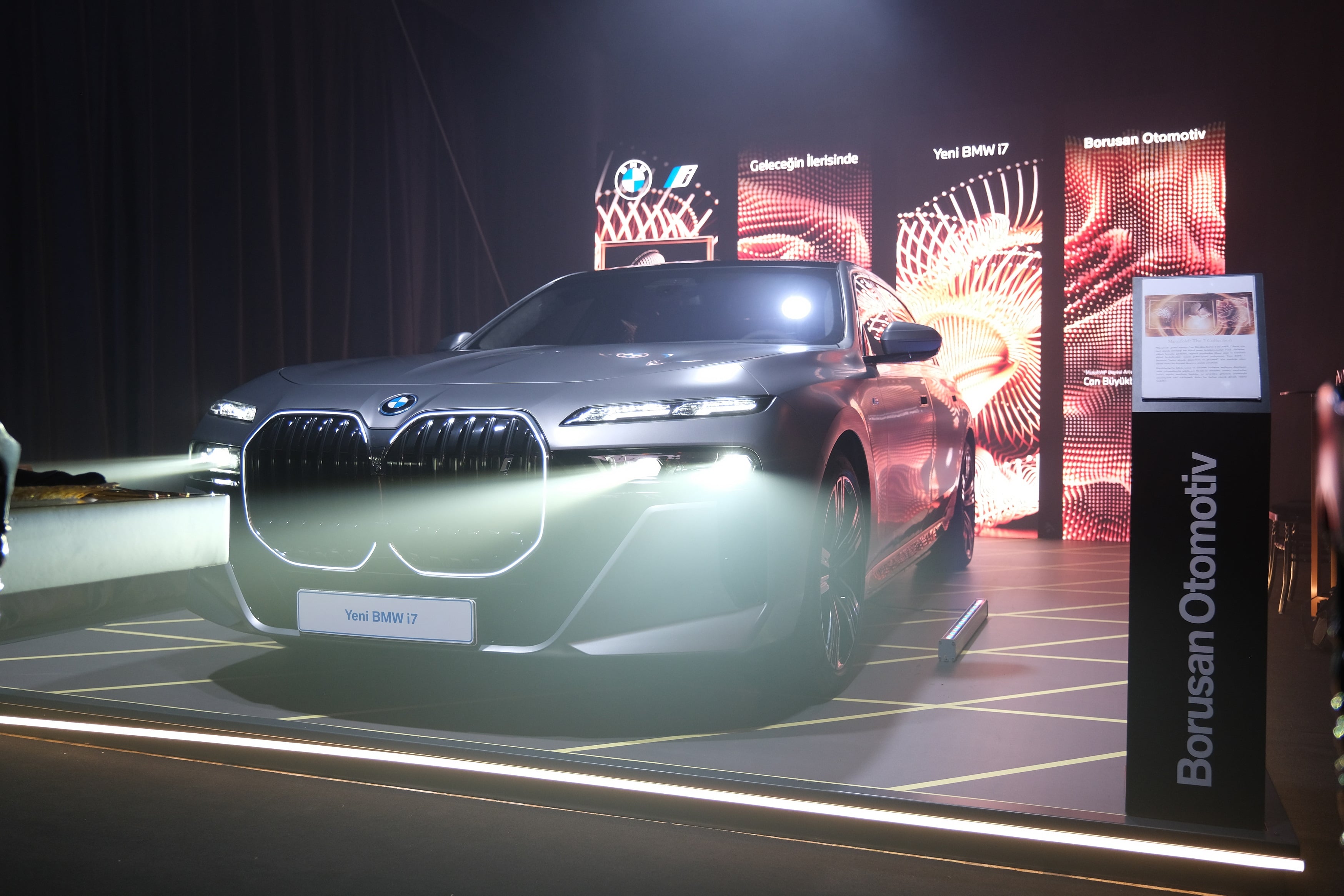 7 Serisi Sedan, elektrikli ve mild hybrid-dizel versiyonlarıyla geldi.