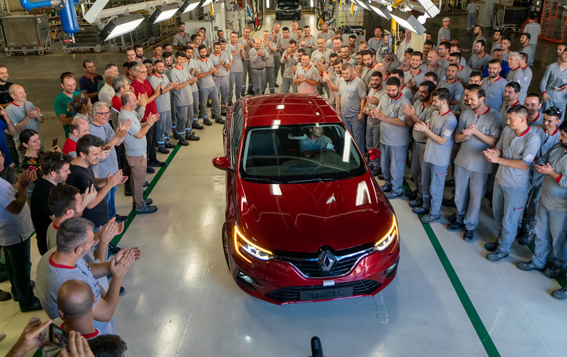 Renault Megane  Sedan üretiminde artış!..