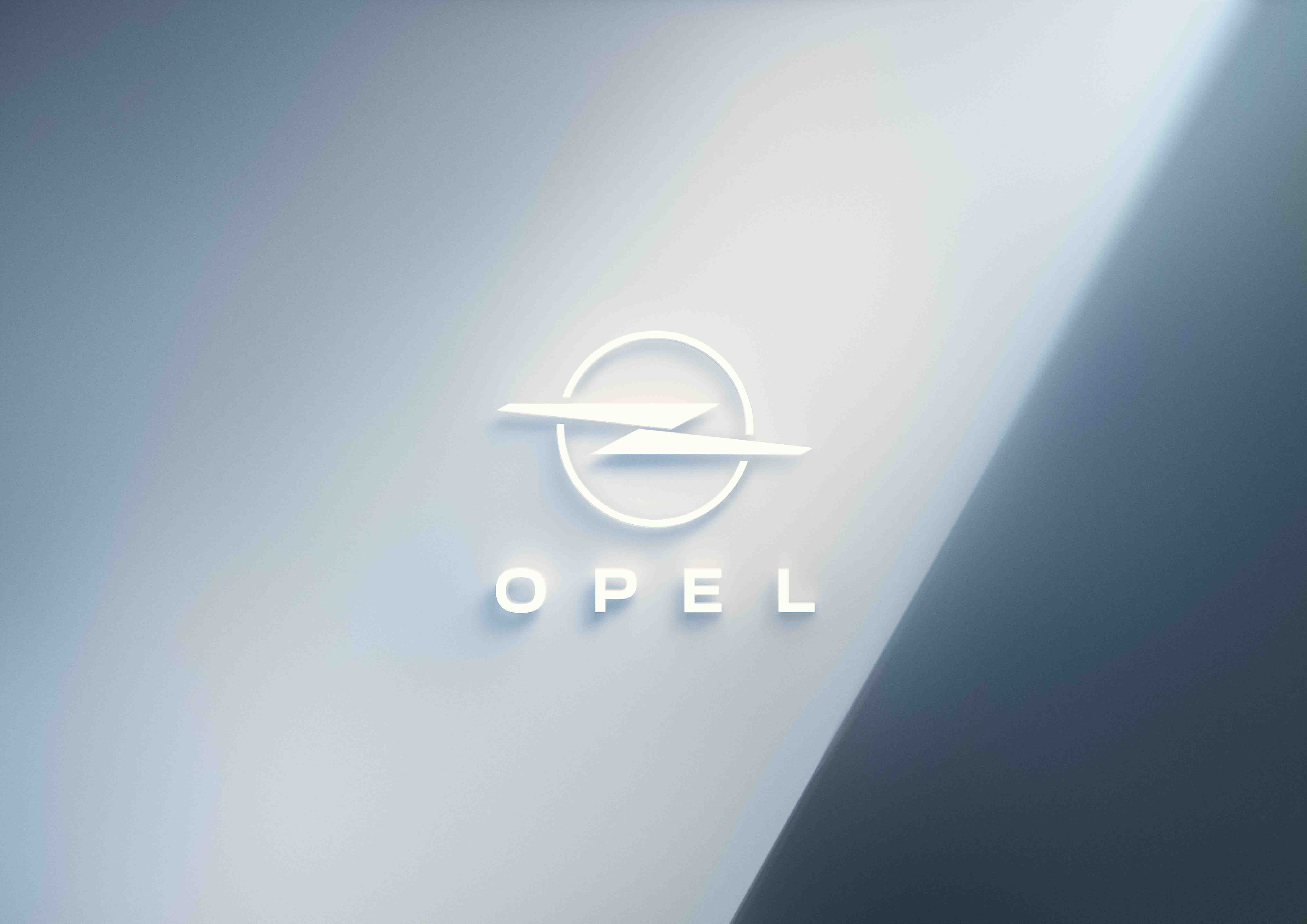 Opel Şimşeği Elektriklendi!