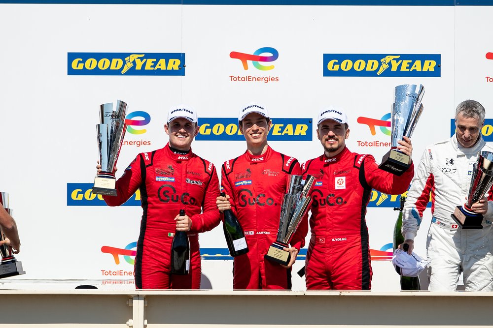 Racing Team Turkey podyumda