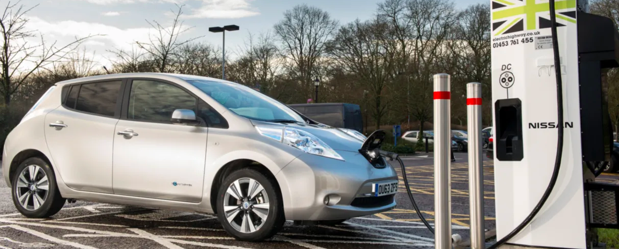 Birleşik Krallık'ta elektrikli araç şarj istasyonları için  yasa tasarısı çıktı.