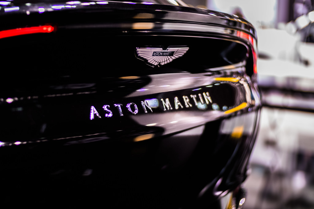 Aston Martin 18 Ağustos'ta tanıtacağı yeni modelini duyurdu