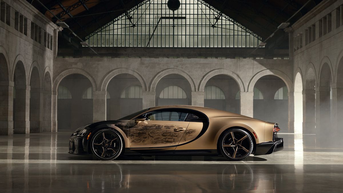 Bugatti Chiron Golden Era, Kaportasında Elle Çizilmiş Eskizlerle Görücüye Çıkıyor