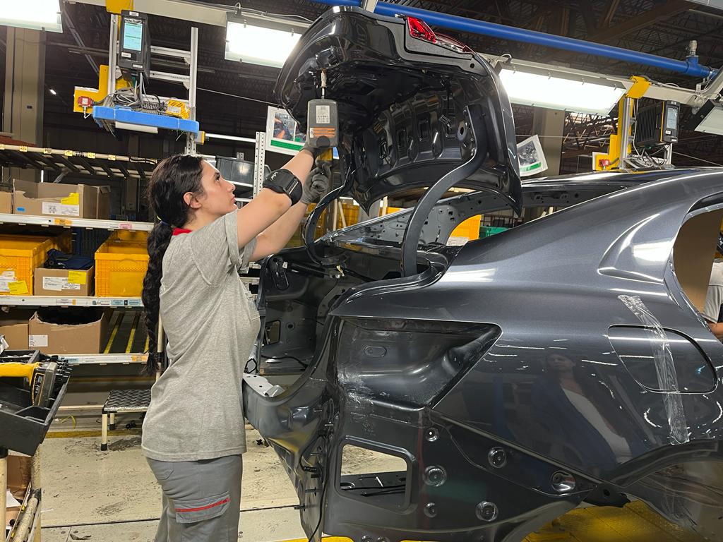 Karsan, kadın çalışan oranını yüzde 9,3 'e çıkarttı.