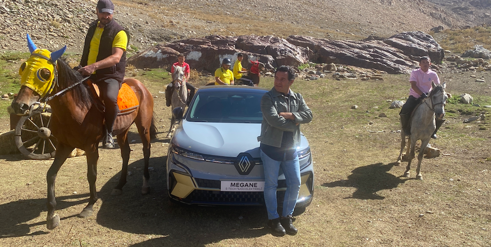 Elektrikli Megane E-Tech 1.500.000 TL'den satışa