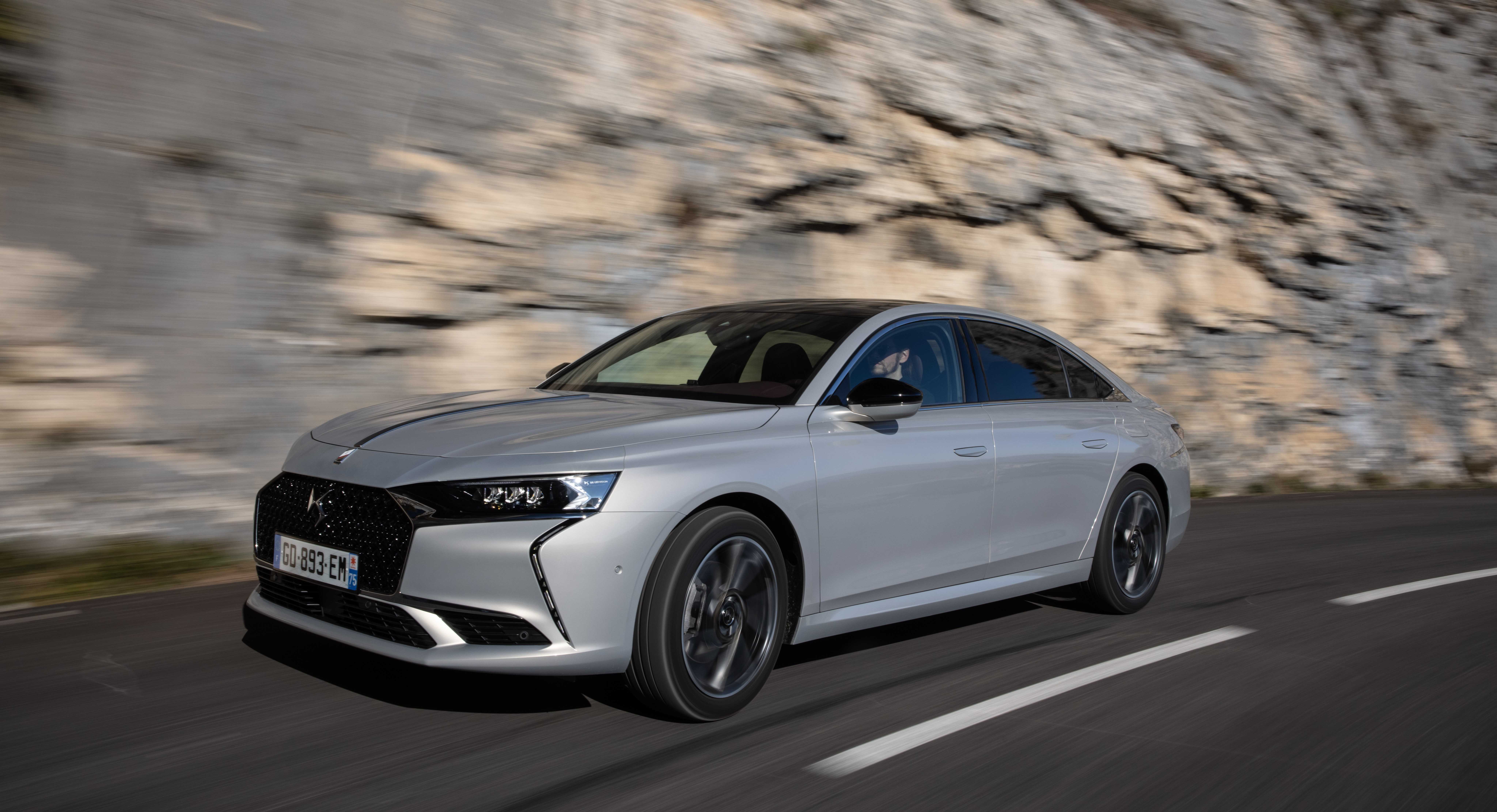 Yeni DS 9 Opera E-TENSE 250 satışa sunuldu!