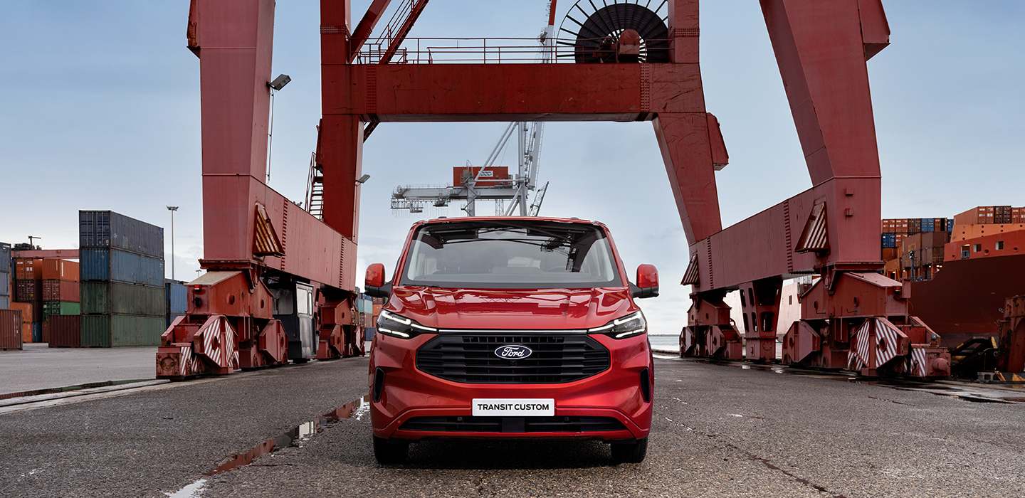 Yeniköy Fabrikası’nda üretilen  yeni nesil Transit Custom  satışa sunuldu!