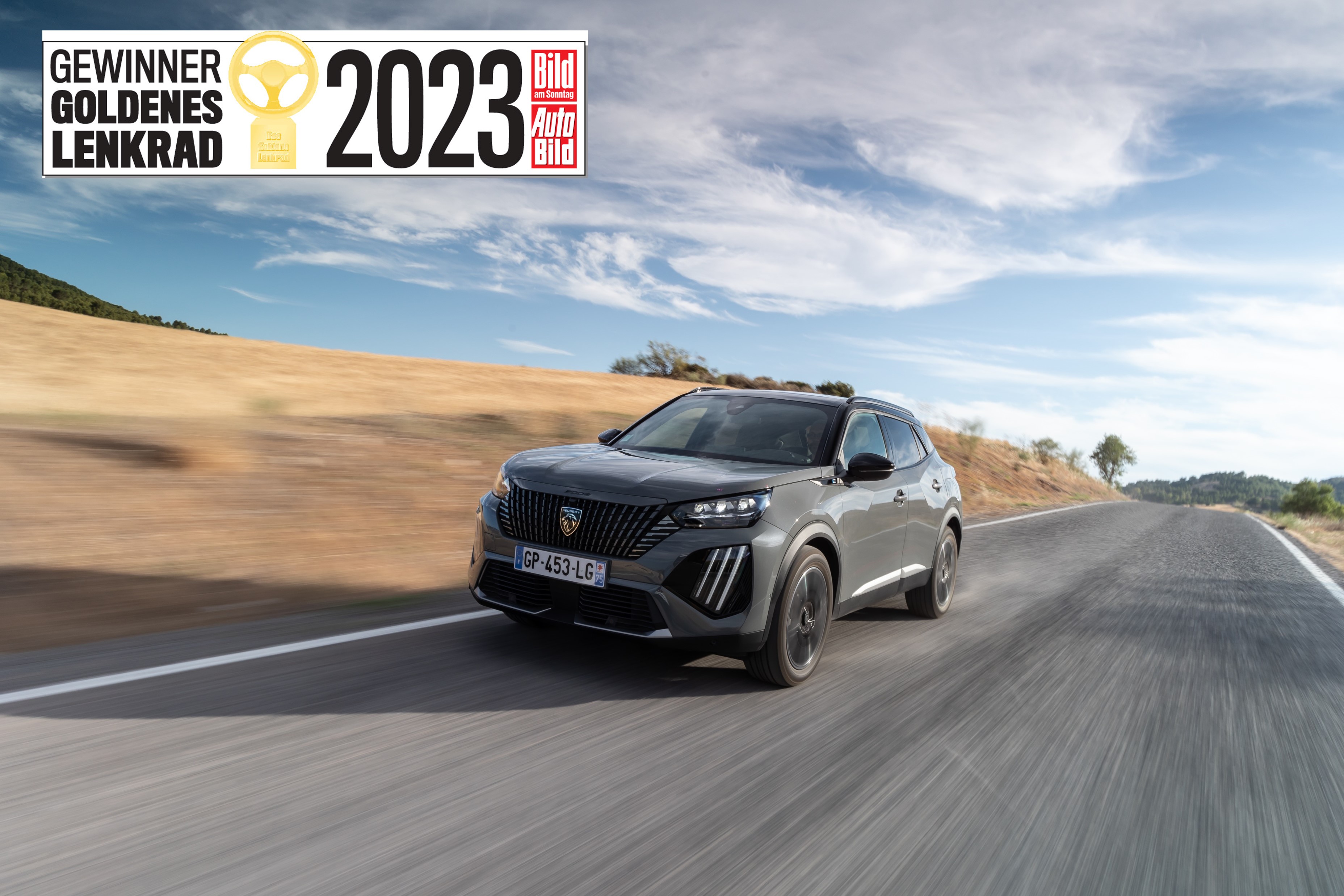 PEUGEOT E-2008'e Altın Direksiyon ödülü