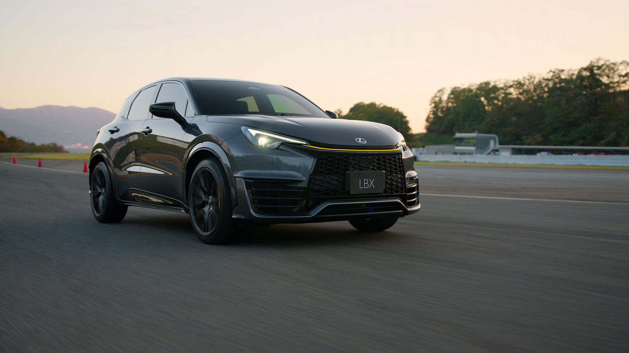 Lexus 305 HP’lik Yüksek Performanslı LBX Konseptini Sergiledi