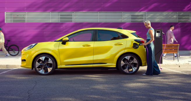 Ford elektrikli yeni Puma Gen-E'yi tanıttı.