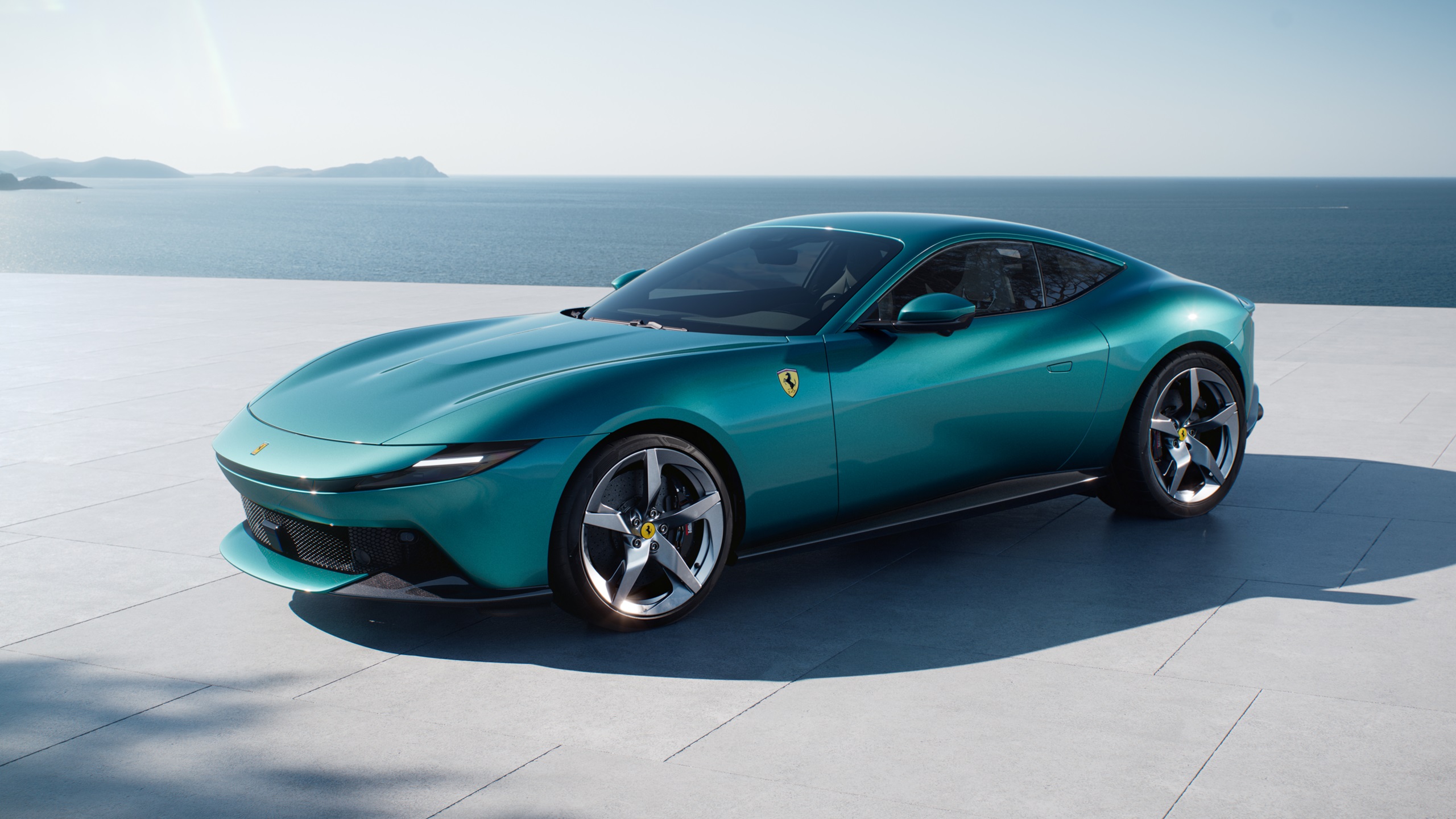 Ferrari çift turbo V8 motorlu,   ‘Amalfi’yi tanıttı.