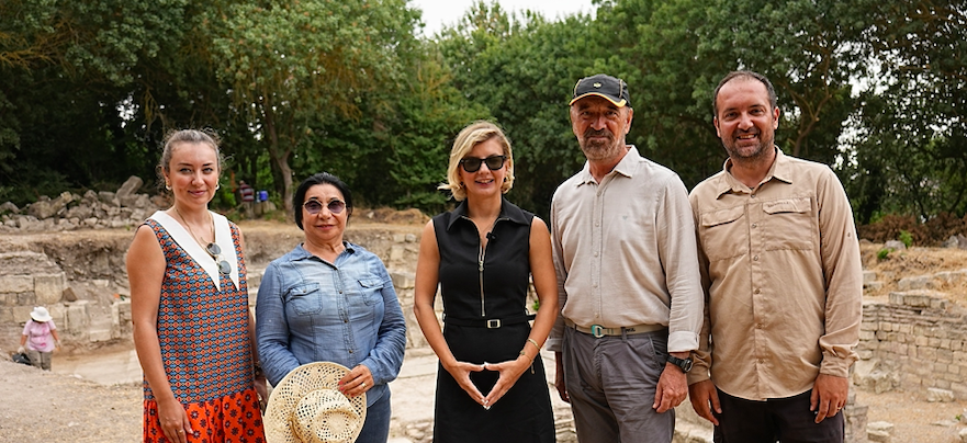 Mercedes-Benz Türk  Tarihe Işık Tutuyor