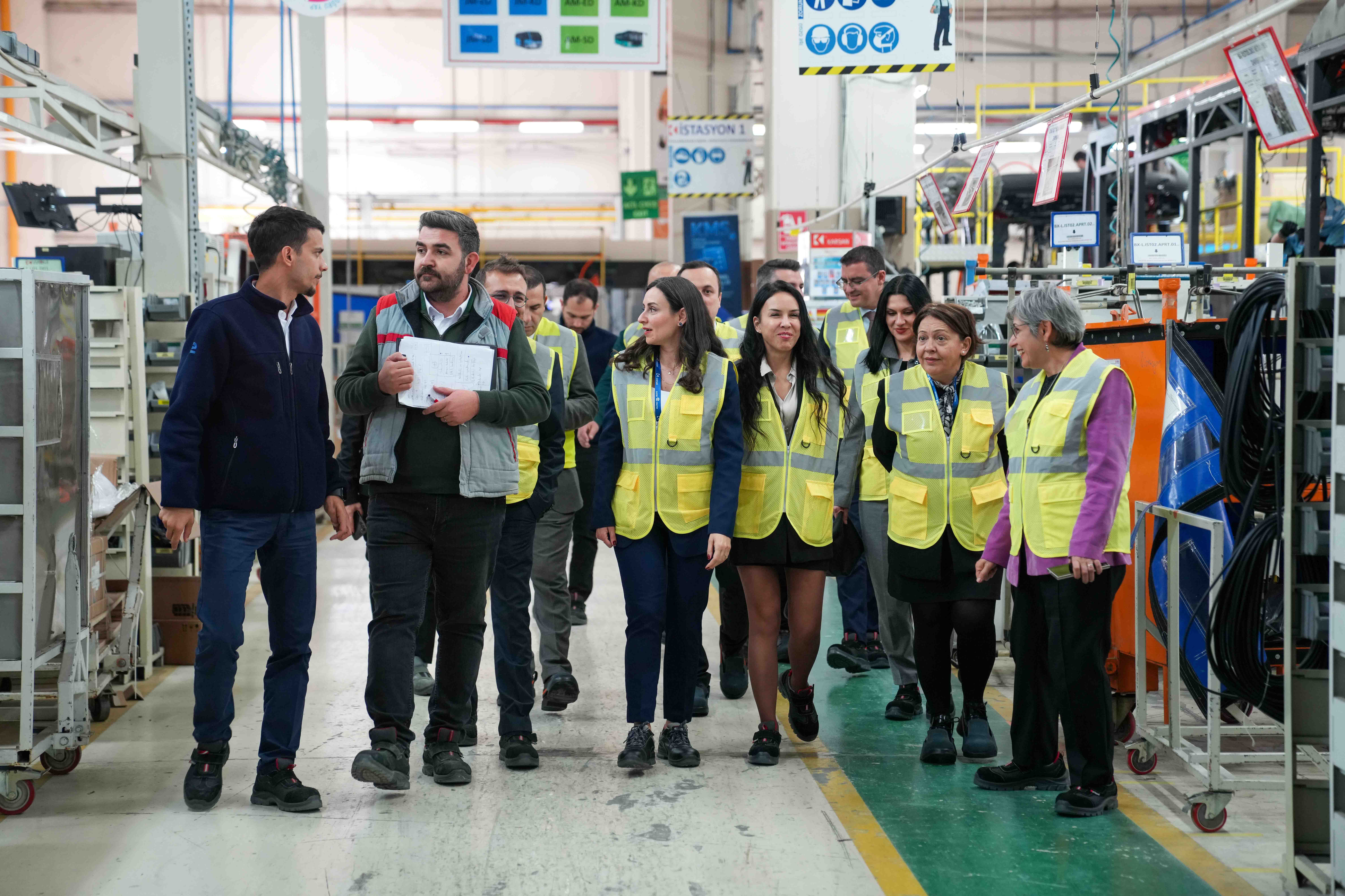 Karsan'dan  Kız Öğrenciler İçin Dev Hamle!