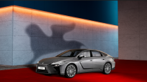 Kırmızı Halının Yıldızı; Yeni Lexus ES Sedan